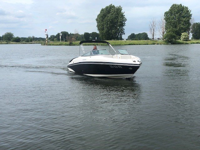 Rinker Captiva 246 Bowrider